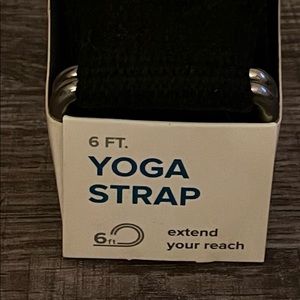 Evolve black yoga strap